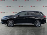 2022 Mitsubishi Outlander Plug-In Hybrid SE image 2