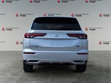 2022 Mitsubishi Outlander SE image 4