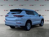2022 Mitsubishi Outlander SE image 5