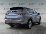2022 Mitsubishi Outlander ES image 5