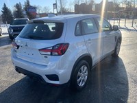 2022 Mitsubishi RVR ES AWC