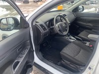 2023 Mitsubishi RVR ES FWD