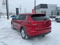 2024 Mitsubishi Outlander ES S-AWC