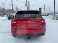 2024 Mitsubishi Outlander ES S-AWC