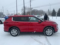 2024 Mitsubishi Outlander ES S-AWC