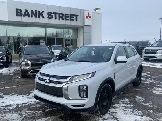 2023 Mitsubishi RVR ES