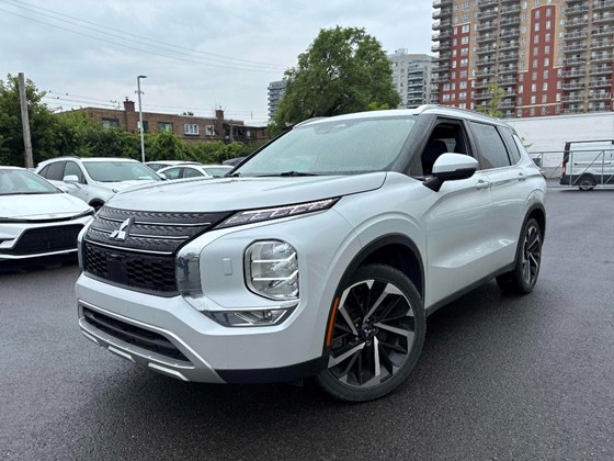 2022 Mitsubishi Outlander LE