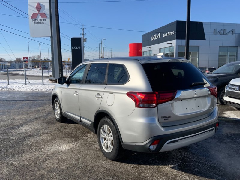 2019 Mitsubishi Outlander ES AWC