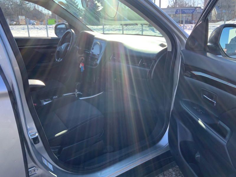 2019 Mitsubishi Outlander ES AWC
