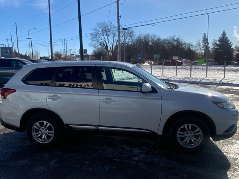 2020 Mitsubishi Outlander ES S-AWC