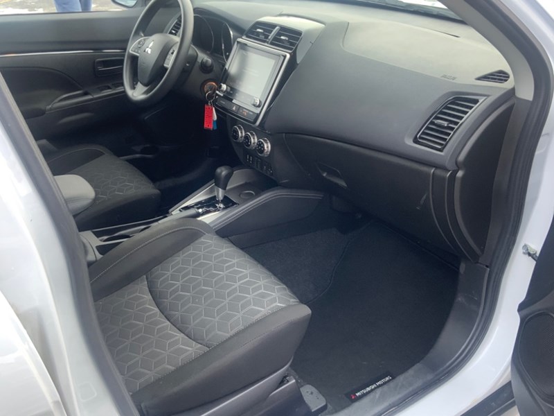 2023 Mitsubishi RVR ES FWD