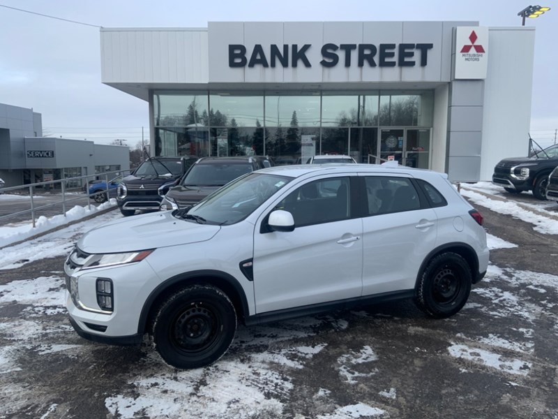 2023 Mitsubishi RVR ES FWD