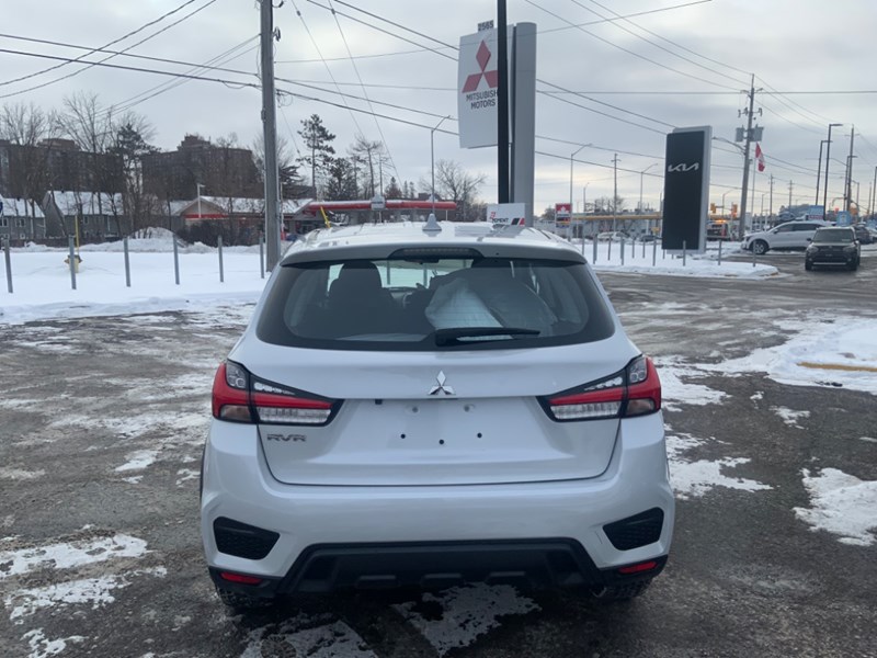 2023 Mitsubishi RVR ES FWD