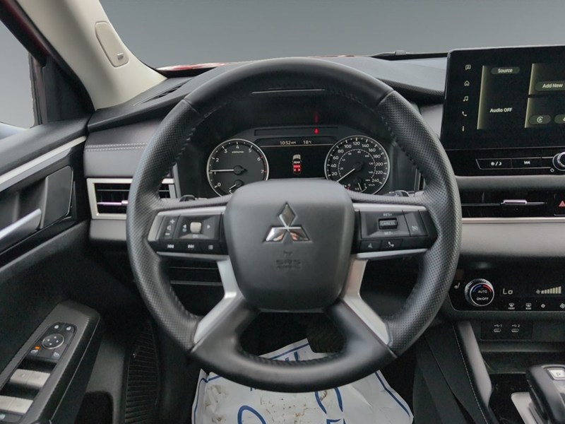 2025 Mitsubishi Outlander ES S-AWC
