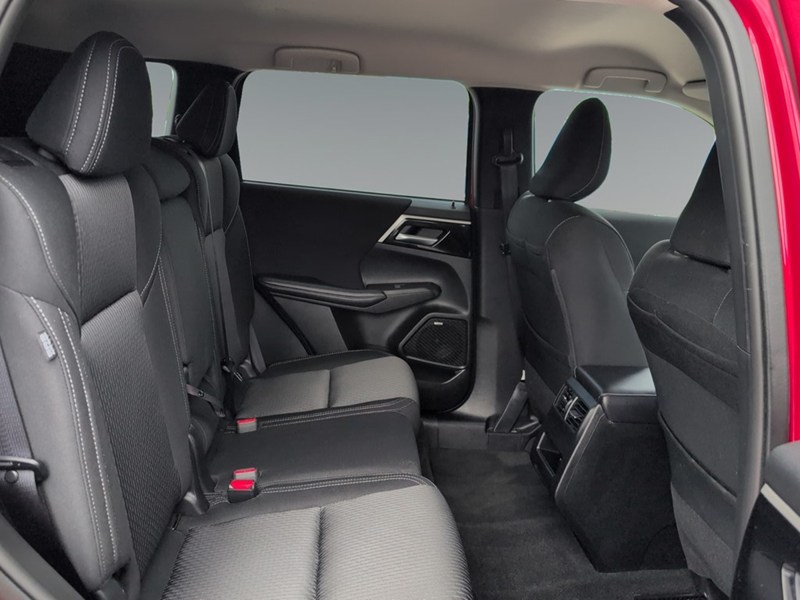 2025 Mitsubishi Outlander ES S-AWC