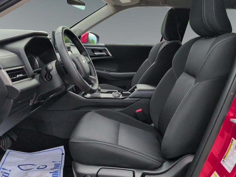 2025 Mitsubishi Outlander ES S-AWC