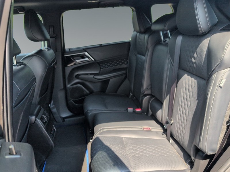 2024 Mitsubishi Outlander Plug-In Hybrid NOIR S-AWC