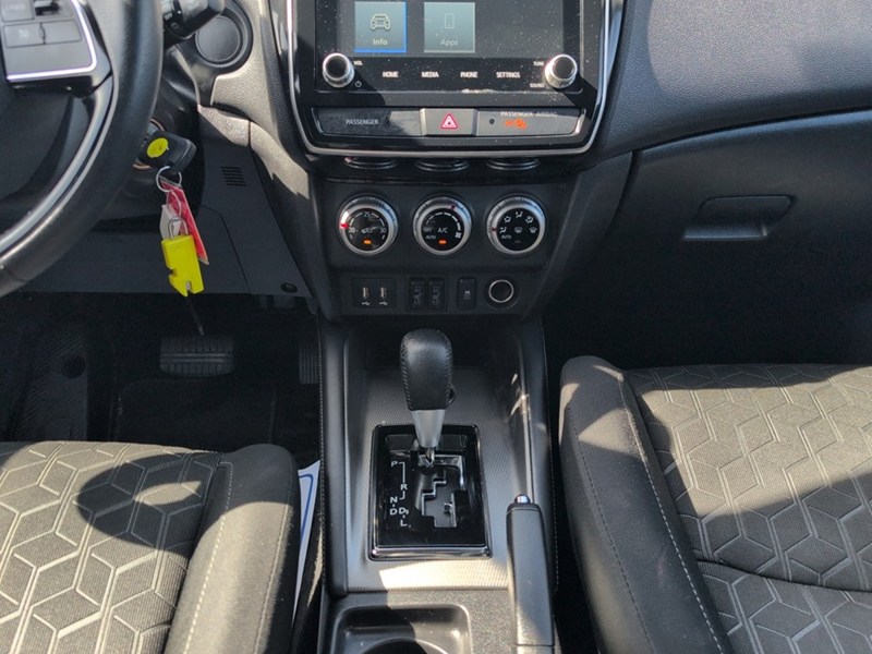 STERLING SILVER 2024 Mitsubishi RVR SE AWC