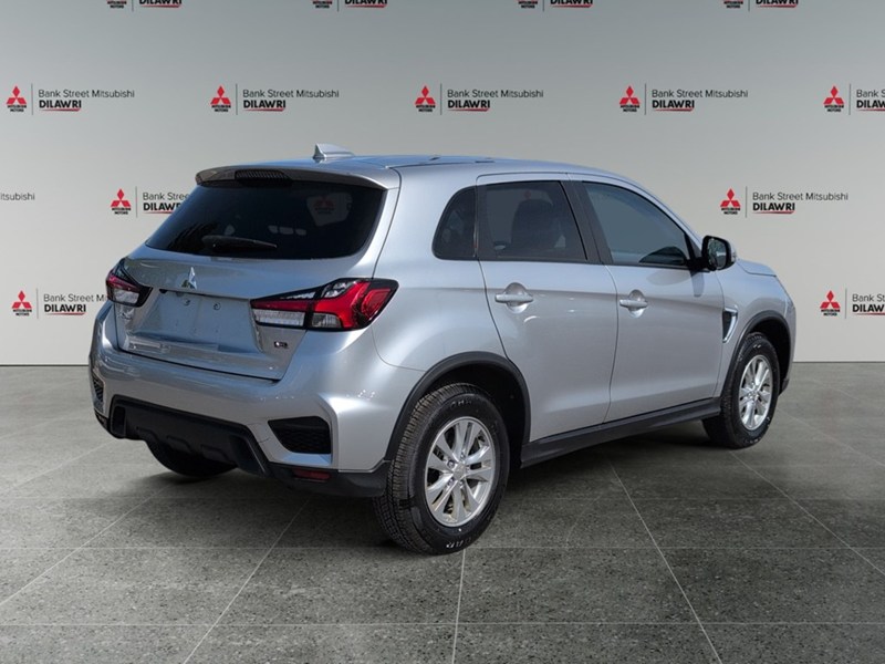 STERLING SILVER 2024 Mitsubishi RVR SE AWC