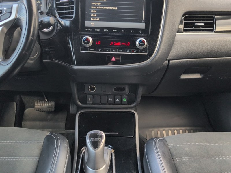 2022 Mitsubishi Outlander Plug-In Hybrid SE S-AWC