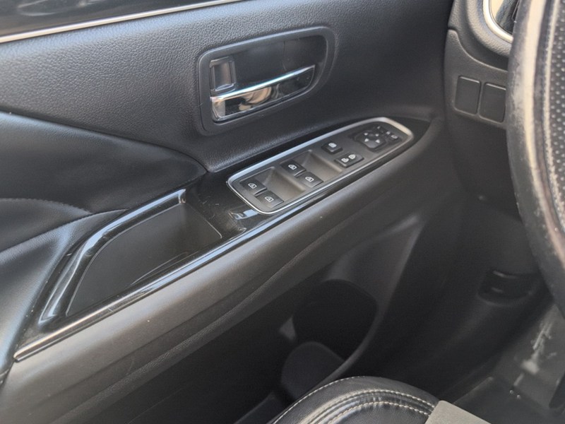 2022 Mitsubishi Outlander Plug-In Hybrid SE S-AWC
