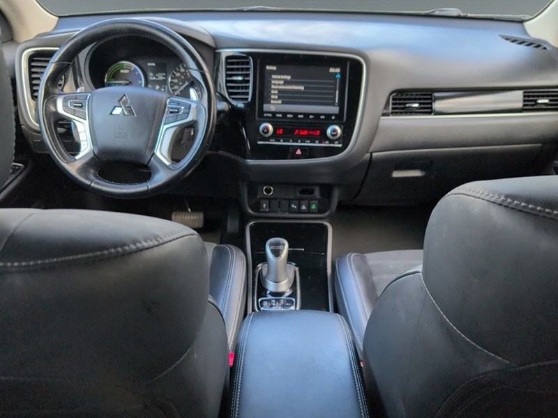 2022 Mitsubishi Outlander Plug-In Hybrid SE S-AWC
