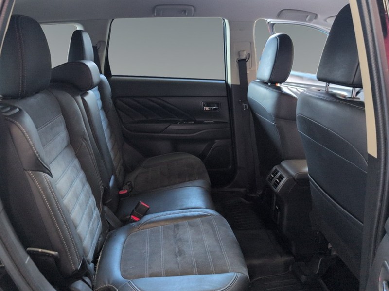 2022 Mitsubishi Outlander Plug-In Hybrid SE S-AWC