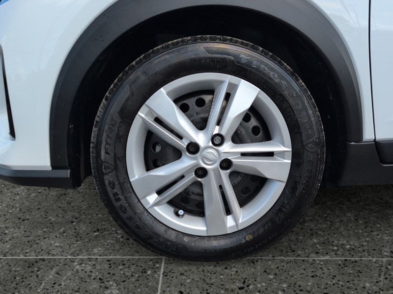 FRESH POWDER 2024 Nissan Kicks S FWD