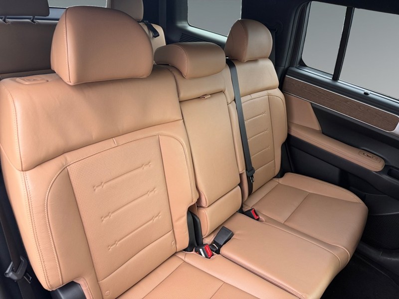 SERENITY WHITE 2025 Hyundai Santa Fe Luxury AWD