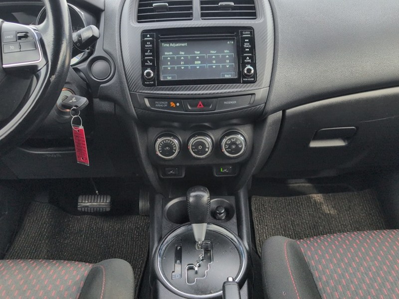 2017 Mitsubishi RVR AWD 4dr 2.0L CVT SE