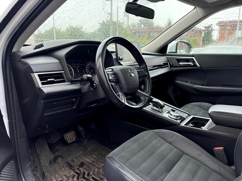 2022 Mitsubishi Outlander LE S-AWC